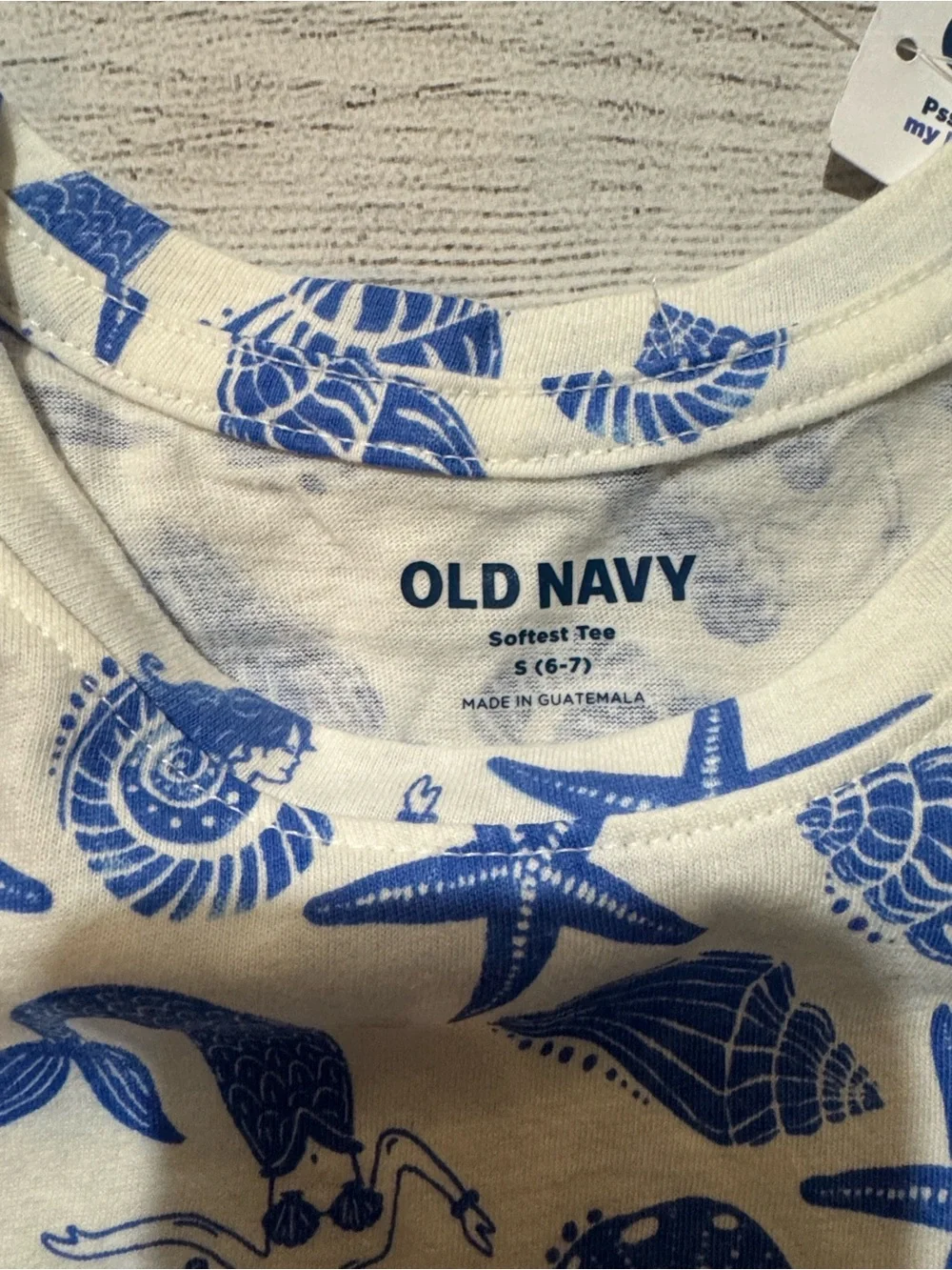 Old Navy White Short Sleeve Shirt with Blue Mermaid & Seashell Print size Small